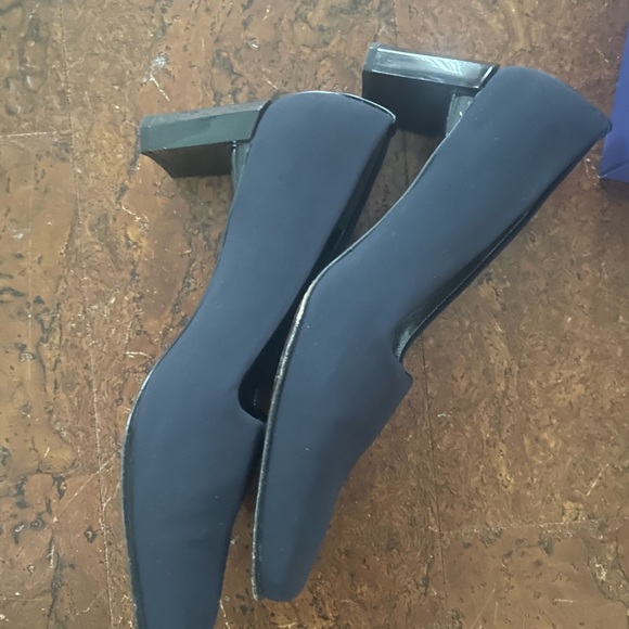 Stuart Weitzman Vintage 1990s Square Toe Pumps 10.5 Narrow Navy Micro-stretch - Picture 4 of 5